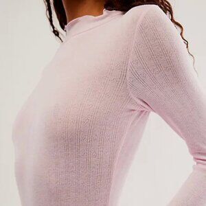 Free People-Weekend Vibe Mock Neck Bodysuit in Pink
